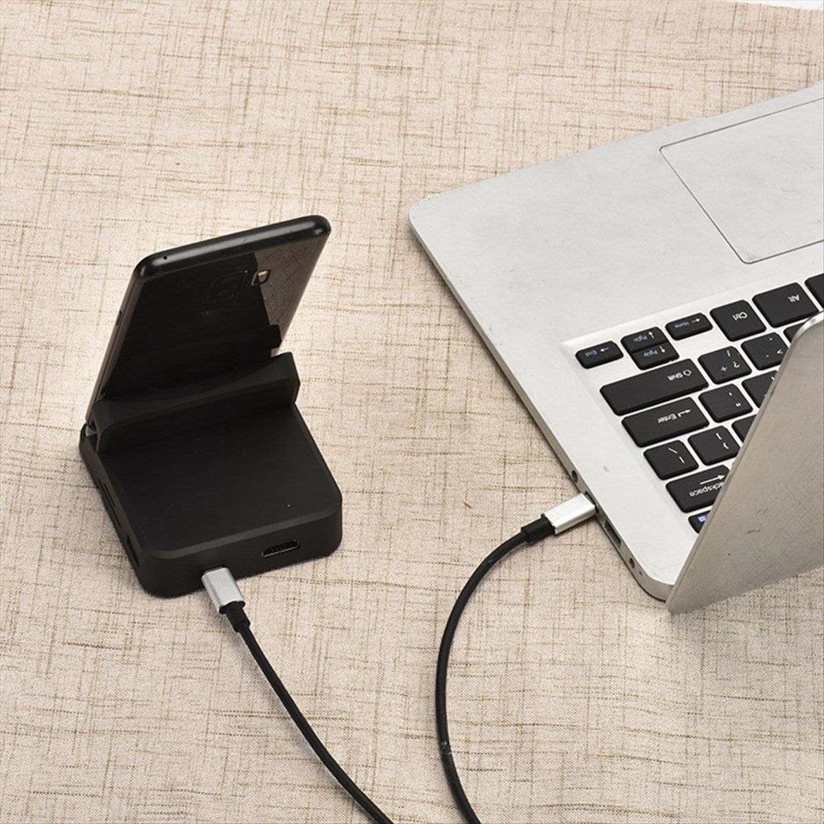 Docking Station Type C to Hdtv Docking Station Mobile Phone Holder Suitable for Mobile Phone and Laptop USB Expansion