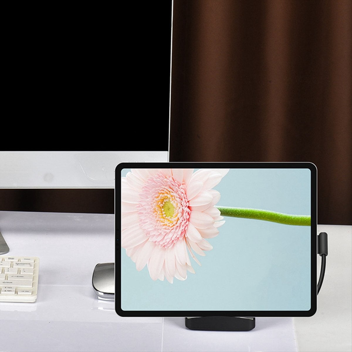 Docking Station Type C to Hdtv Docking Station Mobile Phone Holder Suitable for Mobile Phone and Laptop USB Expansion