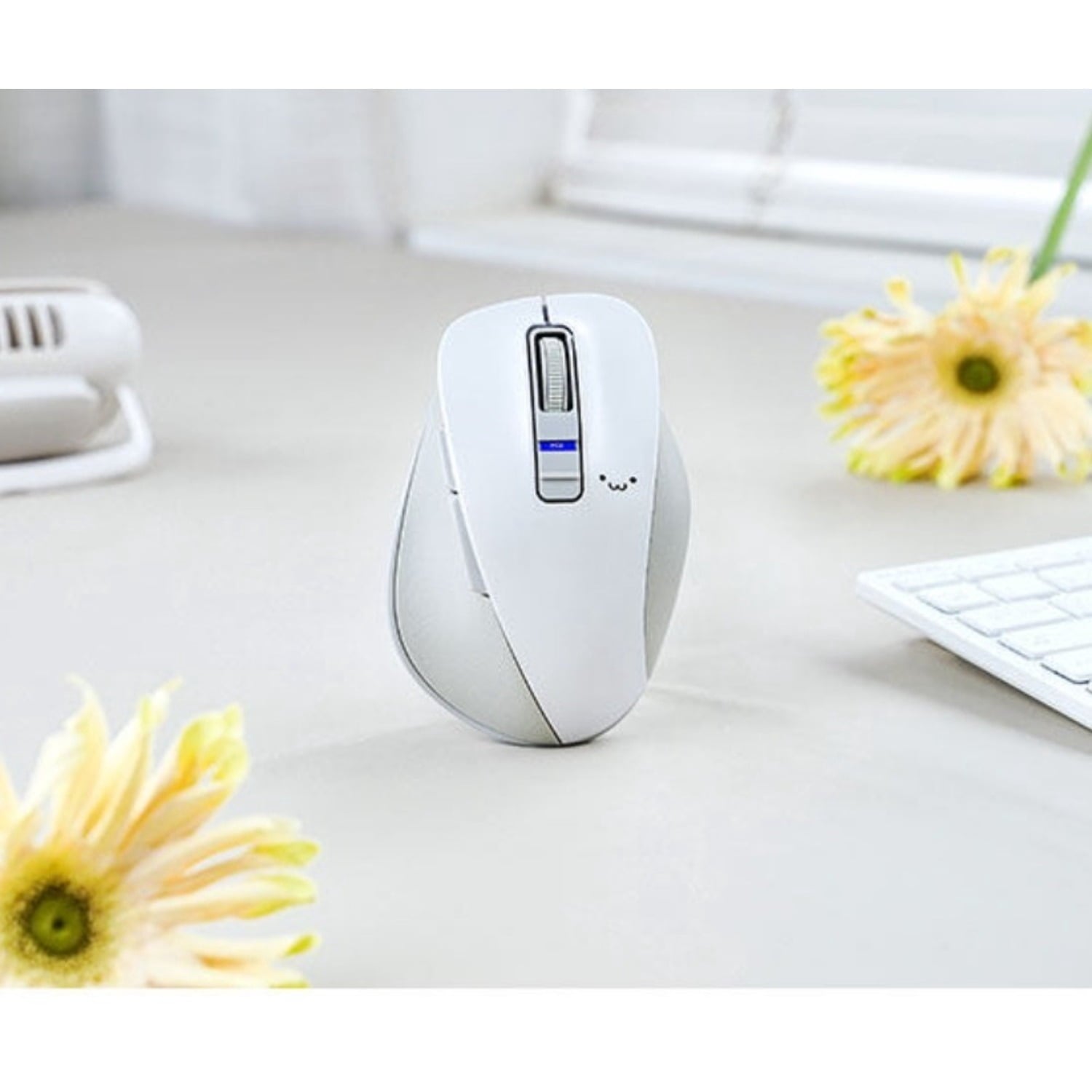 Silent Wireless Bluetooth Mouse with Ergonomic Design, Comfortable Grip for Gaming, Laptop and IPad Use
