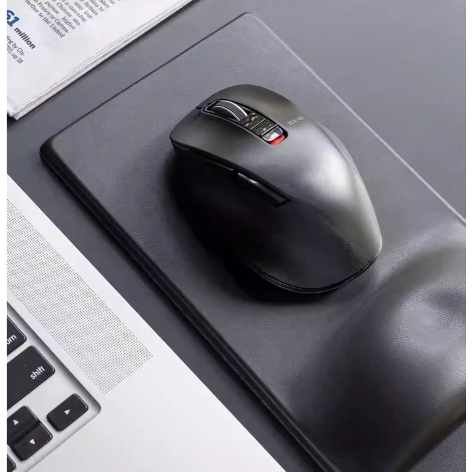 Silent Wireless Bluetooth Mouse with Ergonomic Design, Comfortable Grip for Gaming, Laptop and IPad Use
